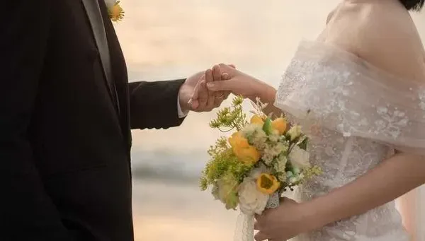 新婚2個月沒洞房！公婆找親家才知「媳婦是男兒身」　氣炸報警處理