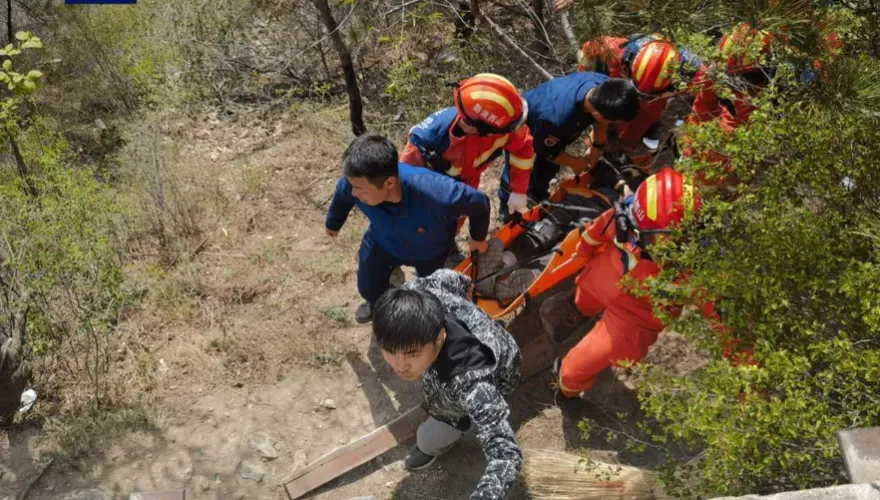 陸五一連假事故頻傳　山西恆山景區突發落石砸遊客釀「1死5傷」