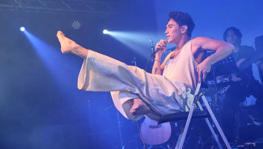 睽違一年舉辦個人專場！柏霖PoLin光腳演出　母嫌靈魂「好污濁」