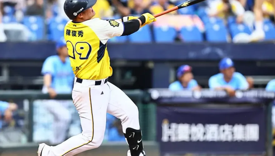 生涯5次再見安打「都是全壘打」！陳俊秀11局敲再見轟　追平林智勝並列第一