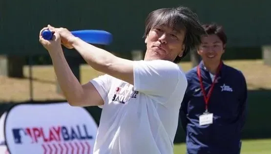 影/ 為家鄉震災孩子拚老命　松井秀喜「打到第26球」終於再開轟