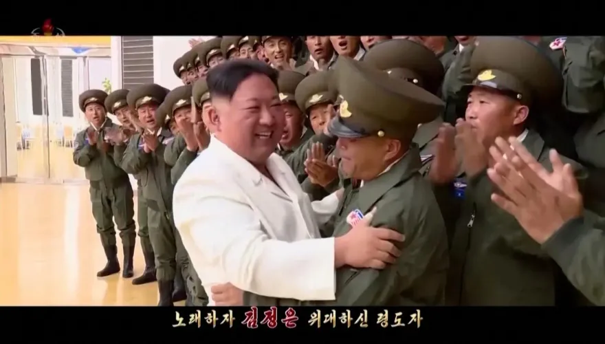 影/金正恩洗腦新歌《親切的父親》TikTok爆紅　網：泰勒絲輸了
