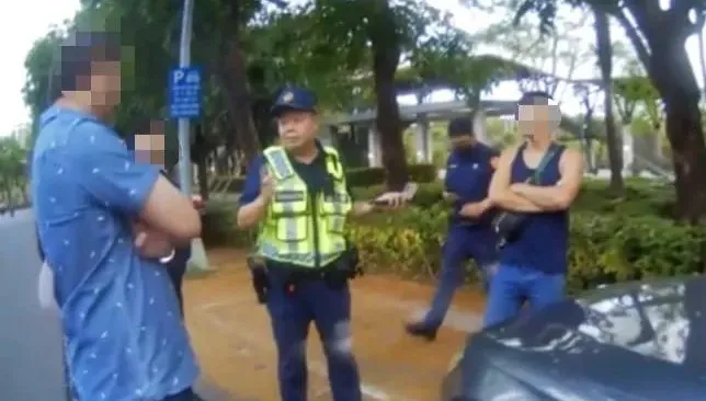 影/講不聽！高雄男「人肉佔車位」　還要告對方駕駛恐嚇