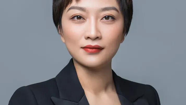 百度女副總做網紅立「霸總」人設引爭議　網酸：有空做醫美沒空陪孩子
