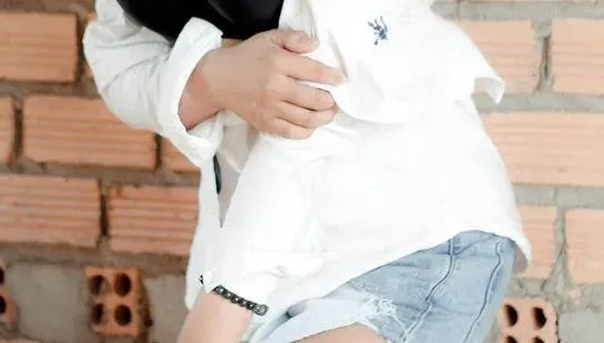 不是露胸！妹子穿搭「愛露3部位」...男友還是森77　PO網問：很誇張嗎？