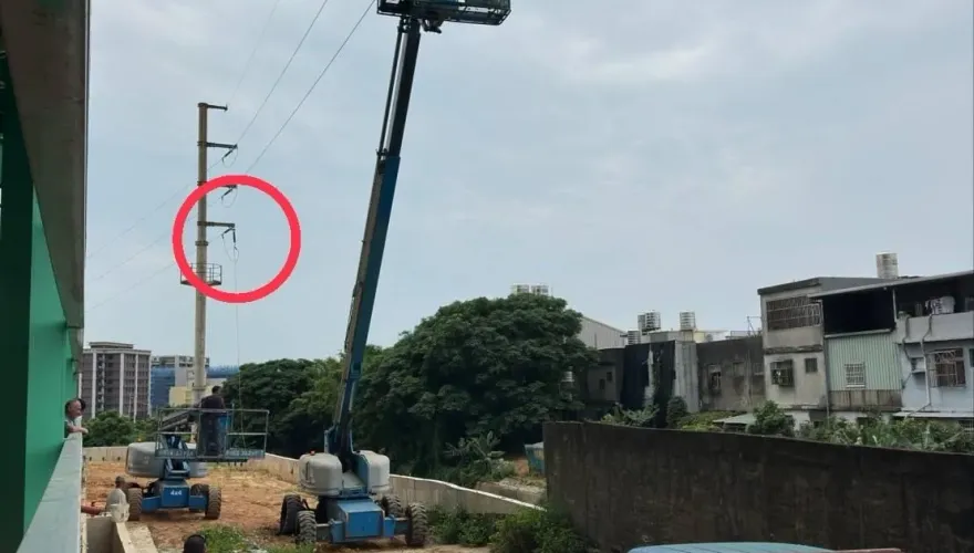 快訊/桃園又停電！蘆竹吊車碰到輸電線路釀禍　影響11545戶