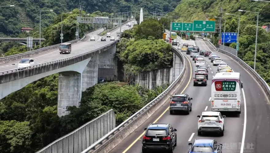 端午節3天連假出遊注意！　高公局曝車流量最大在首日