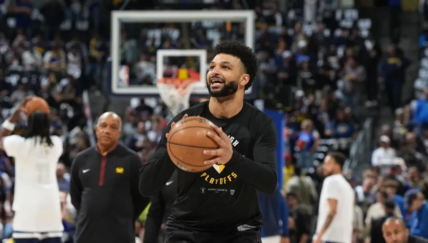 影/朝場內丟東西！金塊主控差點害裁判跌跤　NBA祭3百萬元罰單