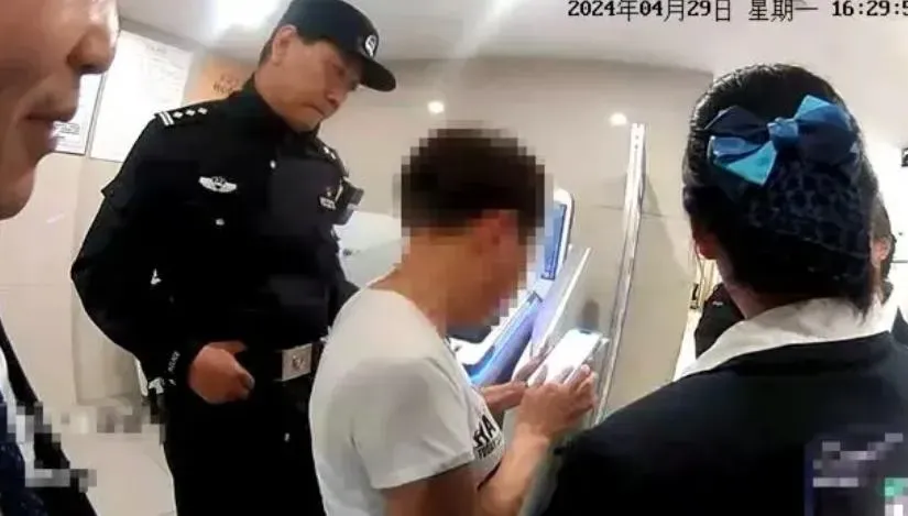 影/躲過一劫！「緊張手抖」輸錯密碼鎖帳戶　大媽遇電詐幸運保住9萬元