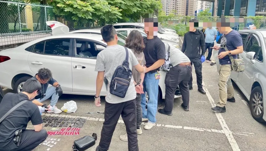 影/販毒集團遙控小蜜蜂派貨　北市警瓦解逮13人扣千包毒品