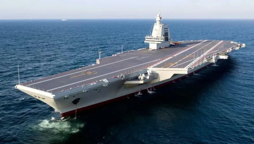 高清照來了！陸航母福建艦完成首次8天海試　「杭州艦」護航意外成亮點