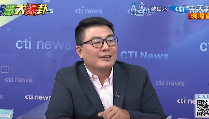 影/解放軍前艇長駕船闖淡水河　媒體人：不可等閒視之！