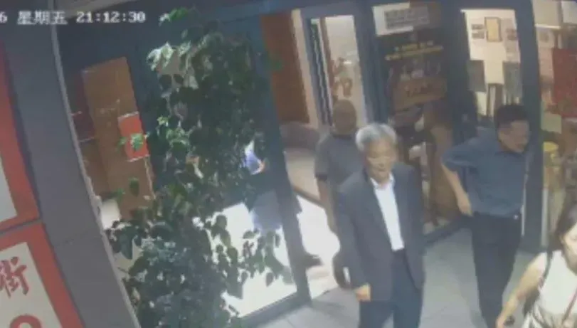 快訊/畫面曝！北市警局長被爆赴「芳明館」角頭魚翅宴　警局回應「席間偶遇」