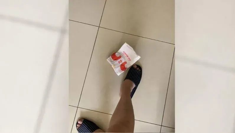 失業借住朋友家…麻吉幫帶麥脆雞當晚餐　他怒拍落地：當我要飯？