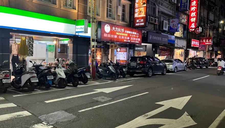 影/疑債務糾紛！基隆男手掌遭割傷　警1小時內火速逮3人