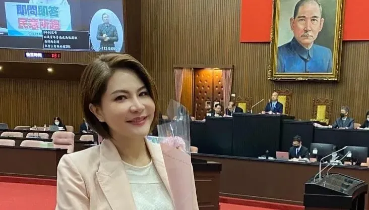 韓國瑜「送花不花心」！女立委喜曬圖讚貼心