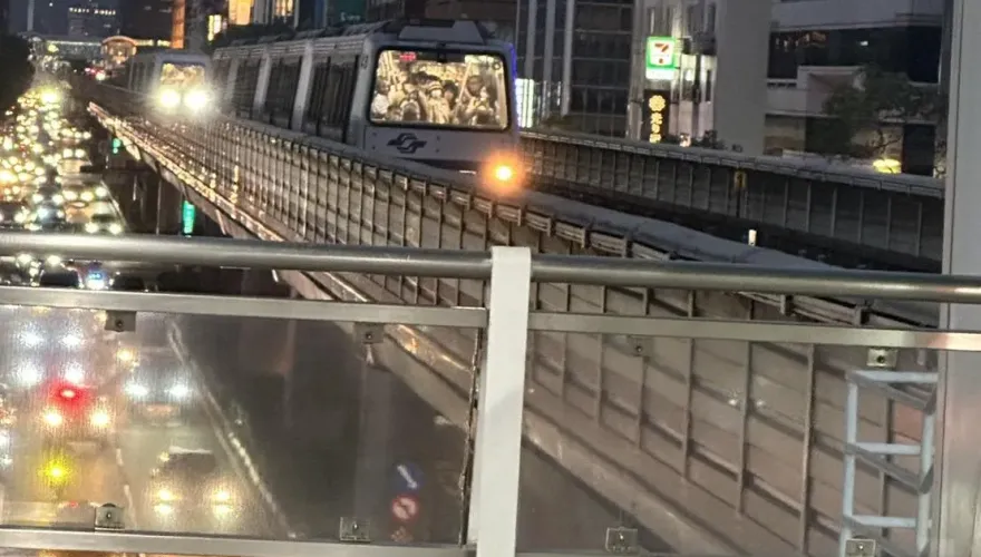 快訊/北捷文湖線驚傳「有煙霧卡住了」！下班民眾哀號：一直不動