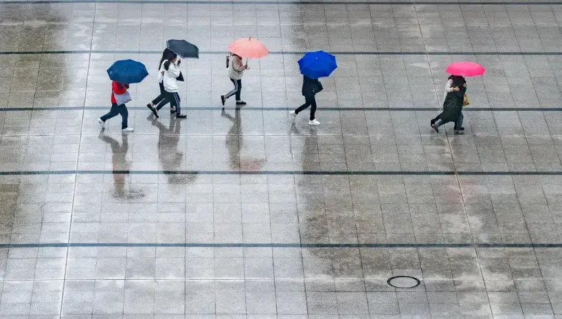 今晨最低溫13.3度！第3波梅雨滯留鋒來襲　雨「連炸3天」