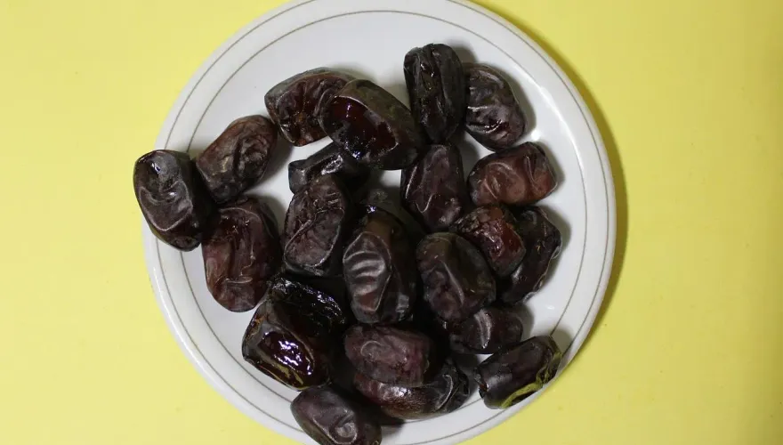公認的通便神器！醫大推「黑棗」神奇功效　助減重還可抗6種癌症