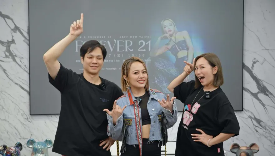 12億女王瑪菲司曝「這輩子唯一」是他！幫對方提吉他　私下竟是鄰居