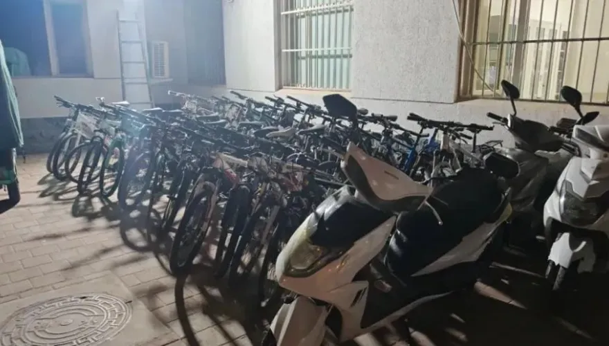 就愛「兩輪車」！他「4個月狂偷43輛」　警上門炫耀「放院子欣賞用」