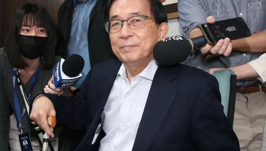 將獲特赦好心情不演了？陳水扁曬「阿扁版浩克」早安圖　分享翁立友名曲吐心聲