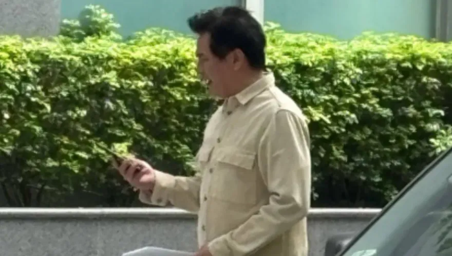 馬國賢竟成「落魄大叔」蹲路邊吃便當！　因1事講話超大聲引注目