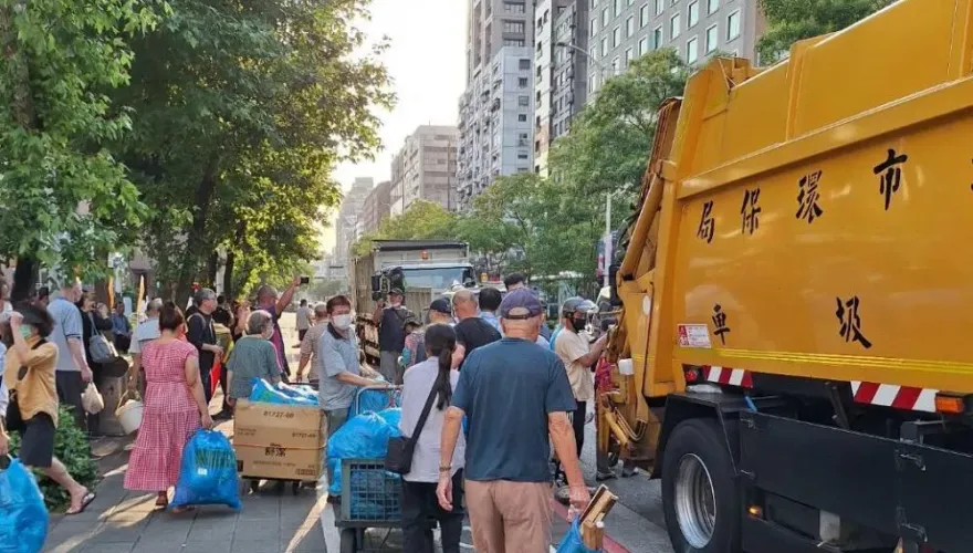 不用擔心追不到！垃圾車「定時定點收運」擴大增辦　全台增48路線