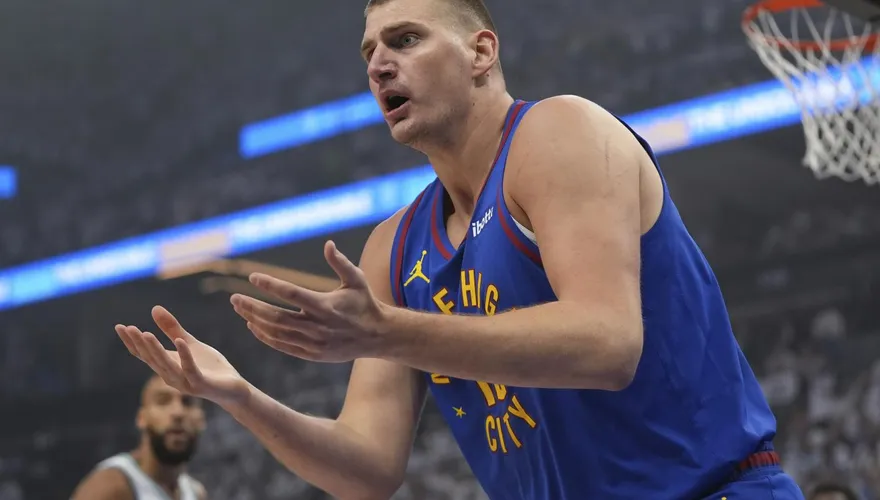 NBA/約基奇恐離隊？放話暫不續約　延後談判向金塊施壓補強