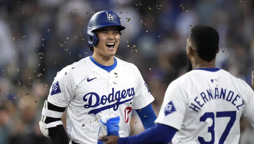 影/「大谷日」自己開轟慶祝！拒絕讓出全壘打王　大谷翔平第13轟出爐