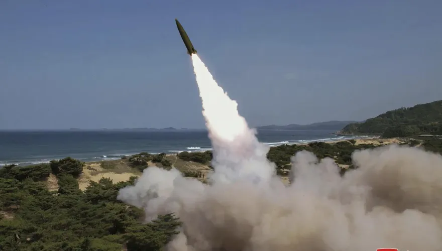 北韓官媒證實試射彈道飛彈　金正恩矢言加強核武讓敵人「不敢玩火」