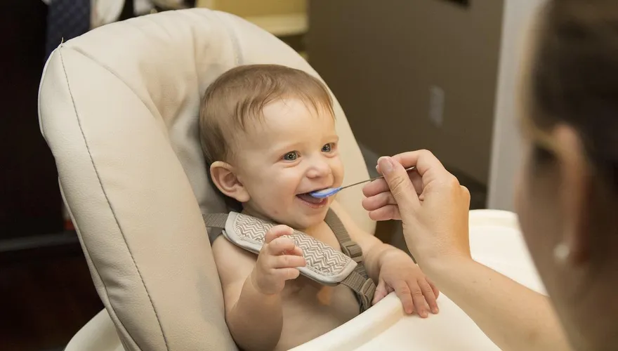 4歲染梅毒！陸女童「全身起紅疹」　竟因奶奶「用嘴餵飯」