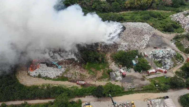 南投垃圾場大火狂燒5hrs...臭味濃煙沖天　環保局：下風處民眾務必關閉門窗