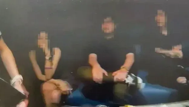 影/北市羞見「手環泰國店」！情色酒吧24妹乳波臀浪　17男客暈暈去