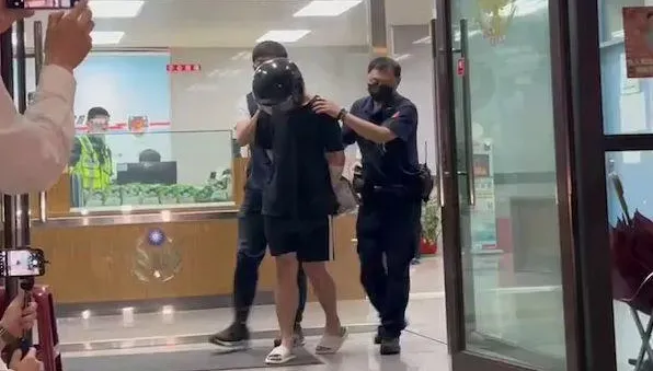 快訊/憲兵情侶檔情殺！勒頸女同袍再枕頭悶死　19歲男羈押禁見