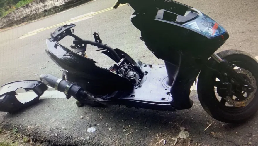 命大！台中21歲猴子赤崁頂跑山「整輛車拋飛」摔進水溝　僅輕傷