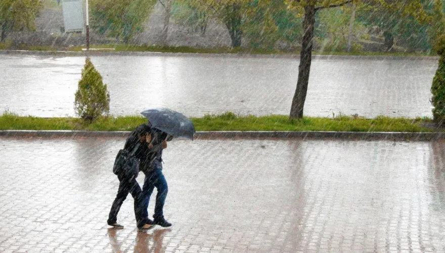 雨灌西半部！今晚到明晨雨勢最明顯　5/29恐降溫跌到22度