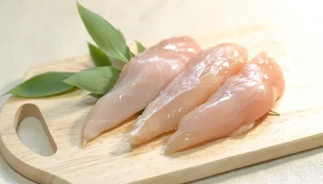 生雞肉一洗恐成「細菌噴泉」！ 譚敦慈授妙方：乾淨又去腥