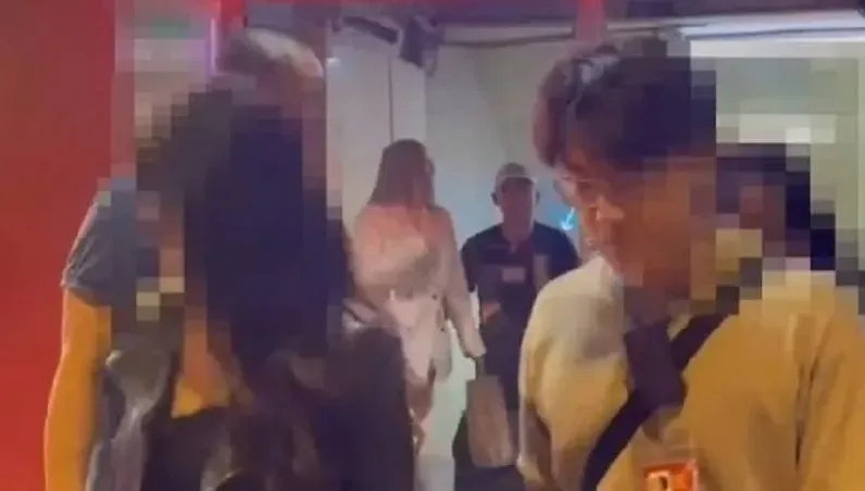 嗲聲嗲氣好銷魂！警抄泰國情色酒吧逮24辣妹　1人竟是「他」…酒客全嚇醒