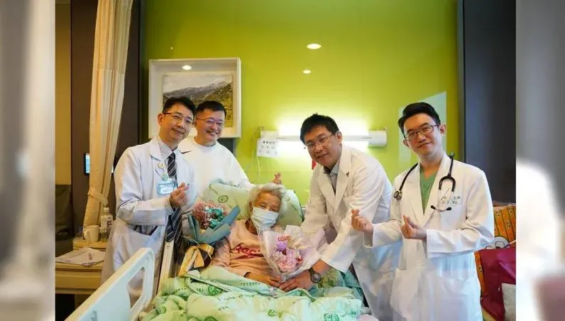 86歲乳癌阿嬤「心臟衰竭、肺積水」...鬼門關前走一回！感謝醫師搶救成功