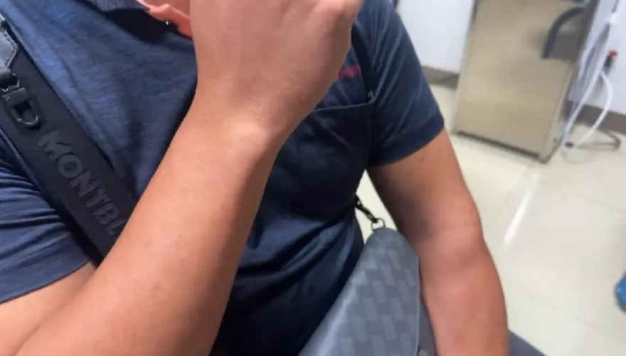 快訊/肋骨和筋都斷了！17歲高中生搭中捷遭砍　父淚崩：肺受損加護病房插管