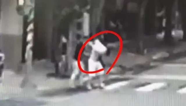 快訊/新北永和仁愛路上傳砍人！背部、腹部多處刀傷　滿身是血