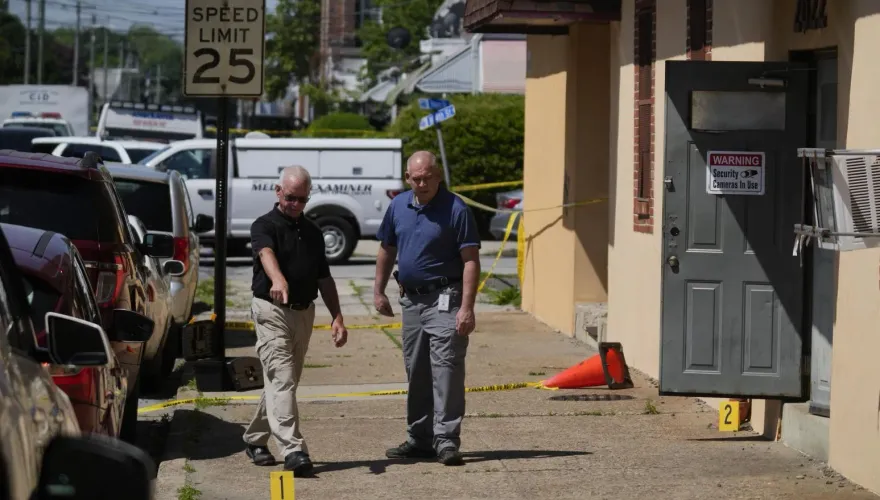 影/有深仇大恨？美國賓州寢具店前員工持槍射殺5同事　釀2死3傷