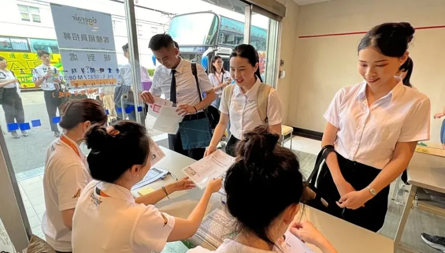 不能只靠漂亮！空服員面試有「眉角」　「履歷照」第一印象很加分