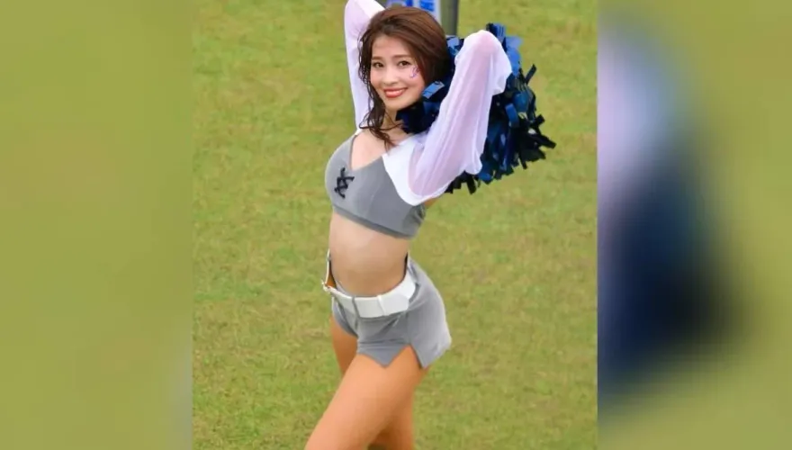 當啦啦隊長第9年...土屋太鳳正妹親姊「微笑扭腰應援」超吸睛
