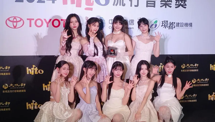 最後9人合體！幻藍小熊「畢業舞台」開唱曝新動向