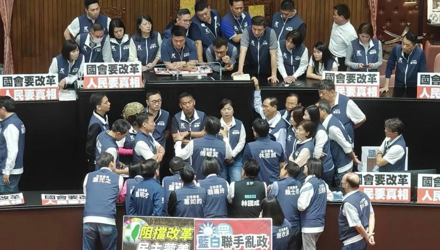 綠營側翼動起來了！瘋傳「藍白亂政區域24立委被罷免」名單   網全驚呆