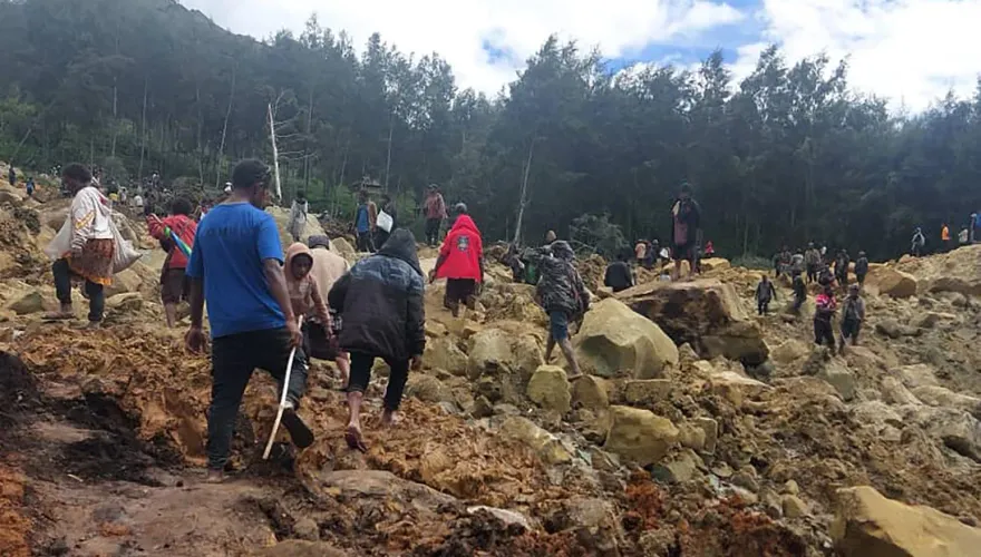 巴布亞紐幾內亞山崩持續發生中　罹難者上修超過300人、千棟房屋遭埋