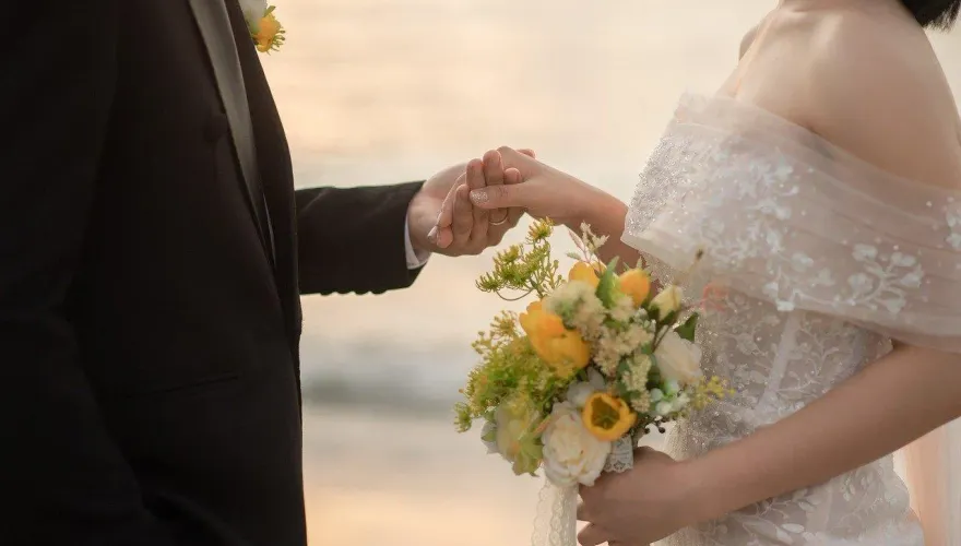 辦婚禮至少要花50萬！新人打算「借信貸」　她嚇傻：我不配結婚