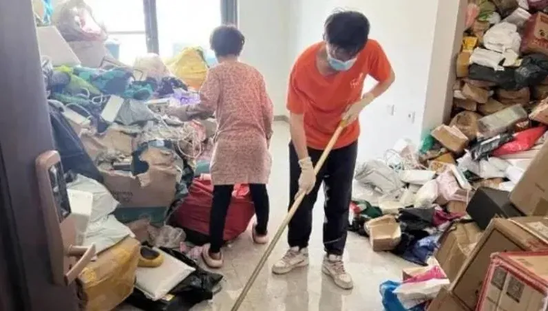 退休大媽1年花4百萬網購「只買不拆」　家裡堆成快遞站…原因曝光